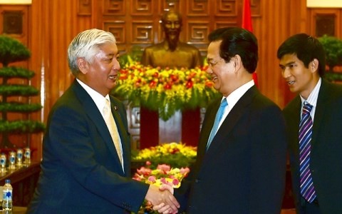 越南政府总理阮晋勇会见日本防卫大臣中谷元